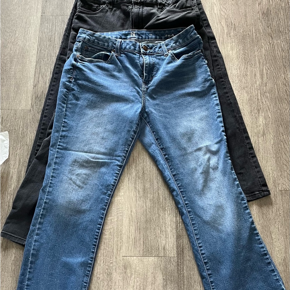 3 Assorted Women's Blue and Black Jeans (size 12 )Lot # 206